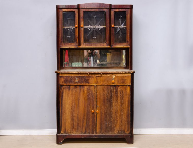 Купить старинный сервант Иркутск