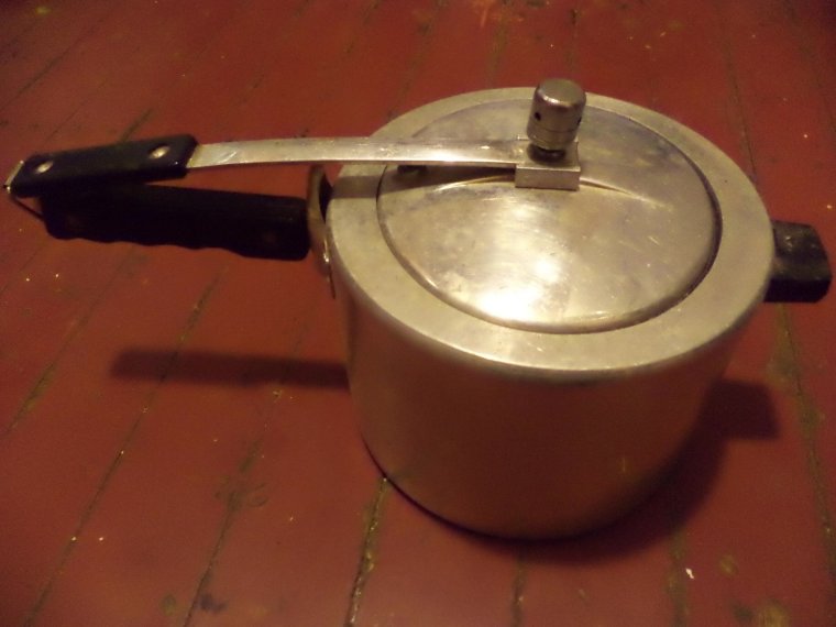 Советская выварка с краном