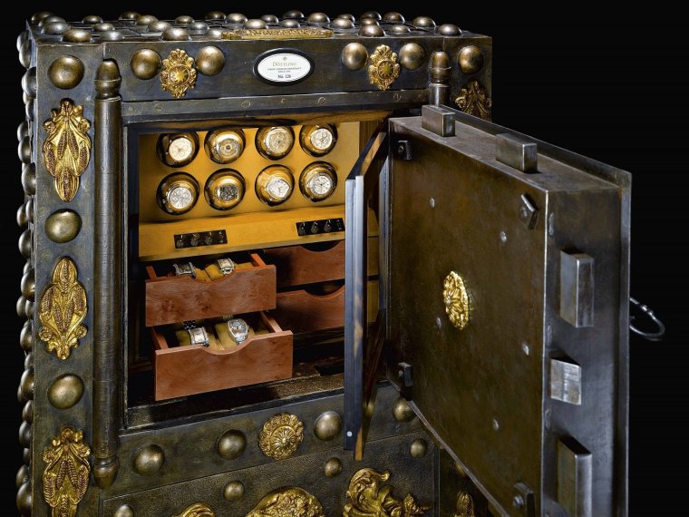 Сейф дизайнерский