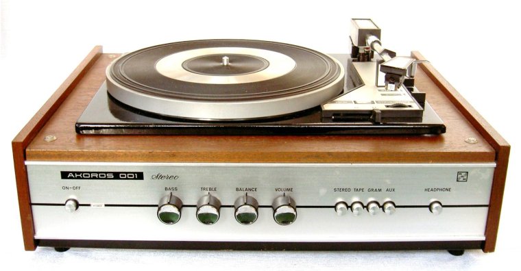 Аккорд 001 проигрыватель винила