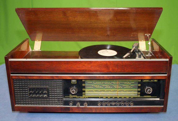 Радиола сетевая ламповая «Урал-114»с