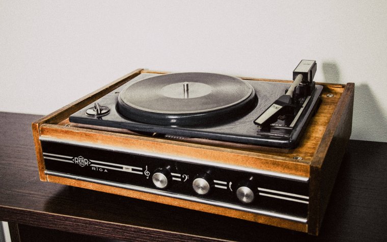 Проигрыватель виниловых пластинок Аккорд 201