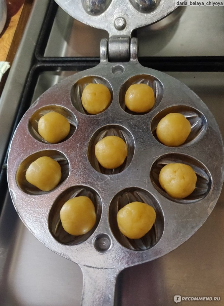 Сырные орешки в орешнице