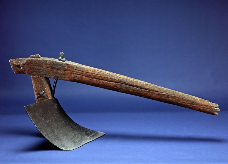 Стальной плуг 19 века