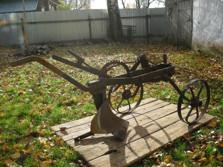 Передковый плуг ПП-28