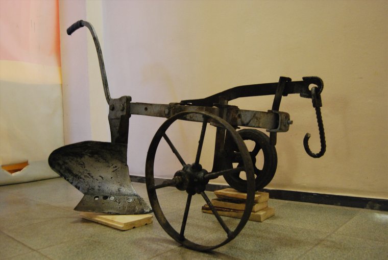 Колесный плуг