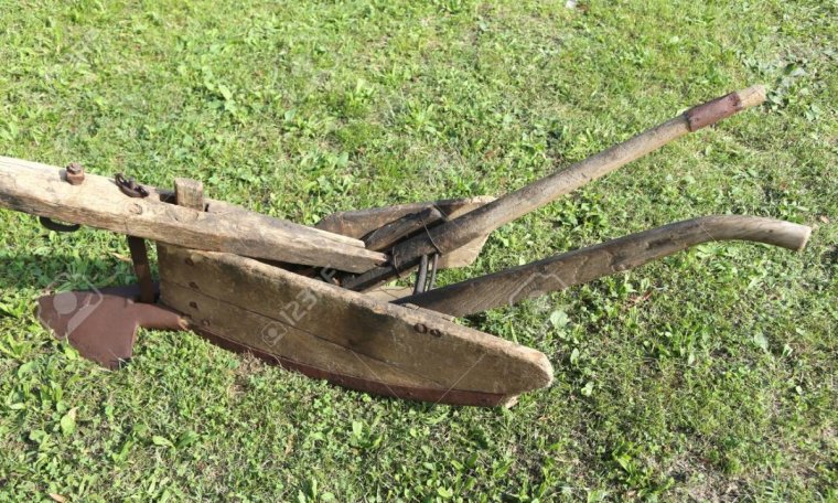 Деревянный плуг