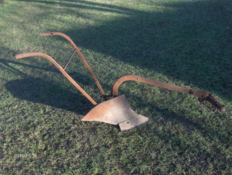 Плуг конный однокорпусный