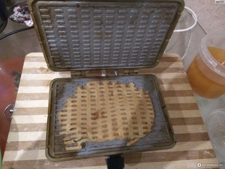 Электровафельница Ade kg2138-3