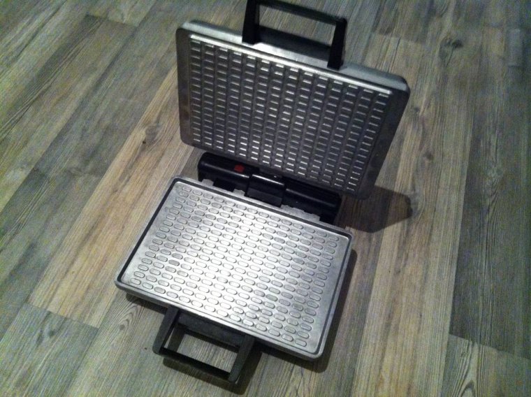 Электровафельница ЭВ-1.0/220 СССР