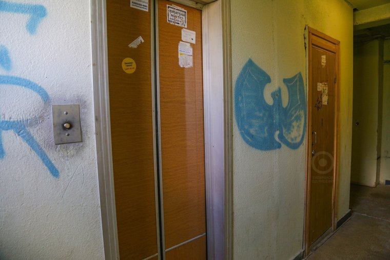 Лифт в подъезде