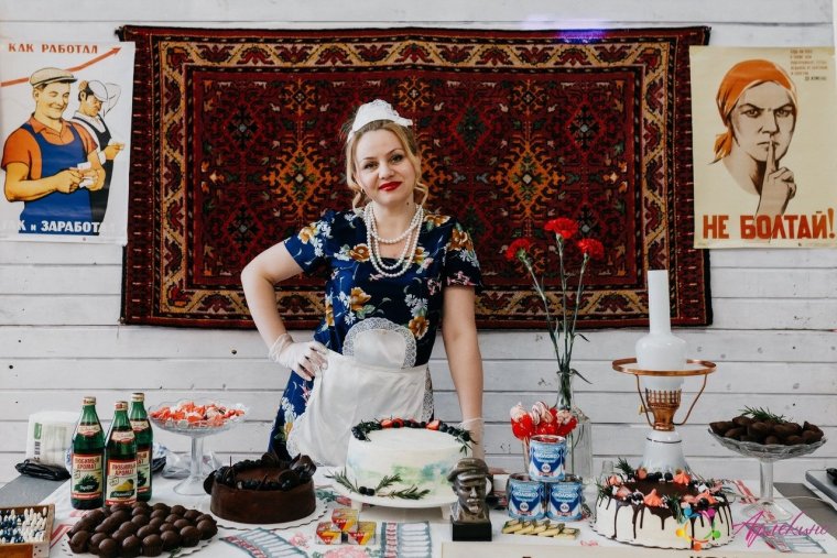 Стол в стиле СССР