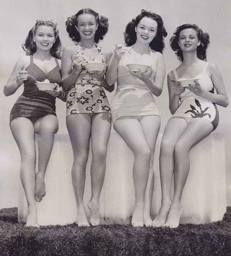 Купальники сороковых годов