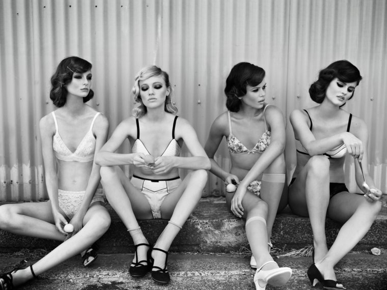 Советские девушки в Нижнем белье