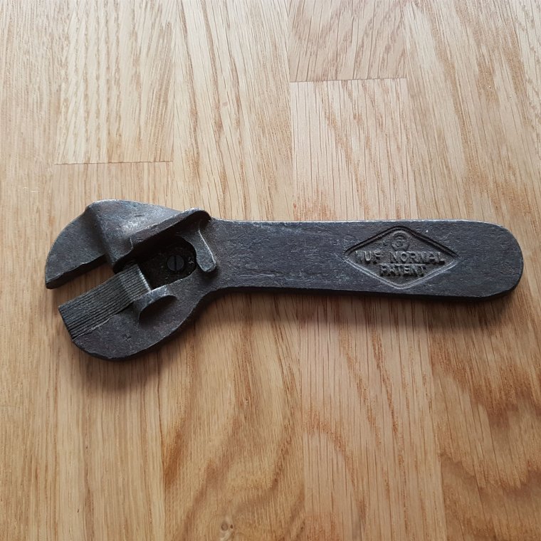 Американский старинный разводной ключ