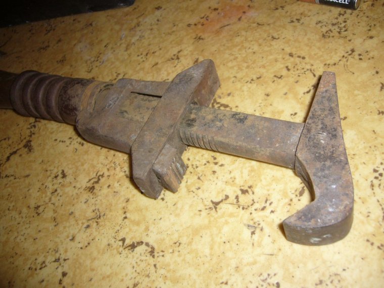 Ключ разводной старый французский