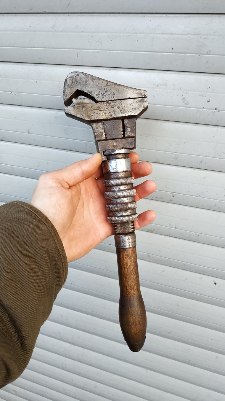 Разводной ключ РККА