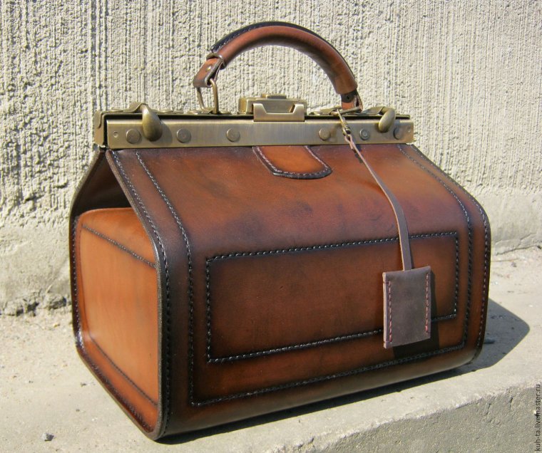 Саквояж старинный