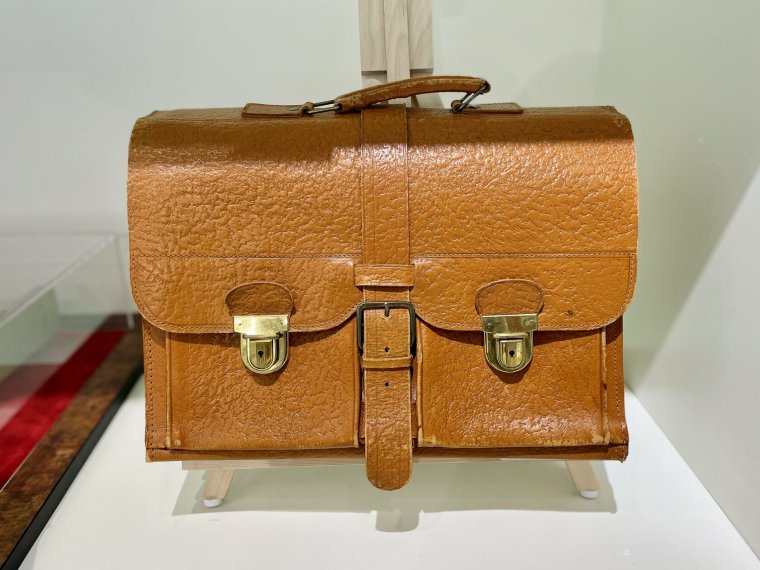 Мужской кожаный портфель