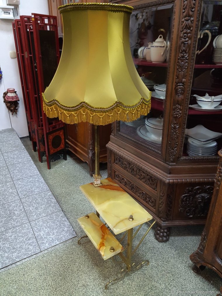 Торшер со столиком и газетницей Вега дуб