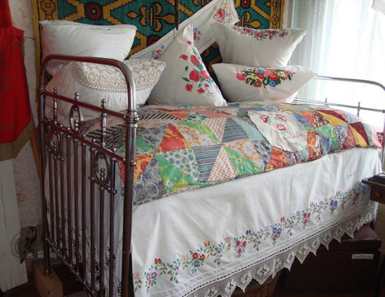 Подзоры для кровати старинные