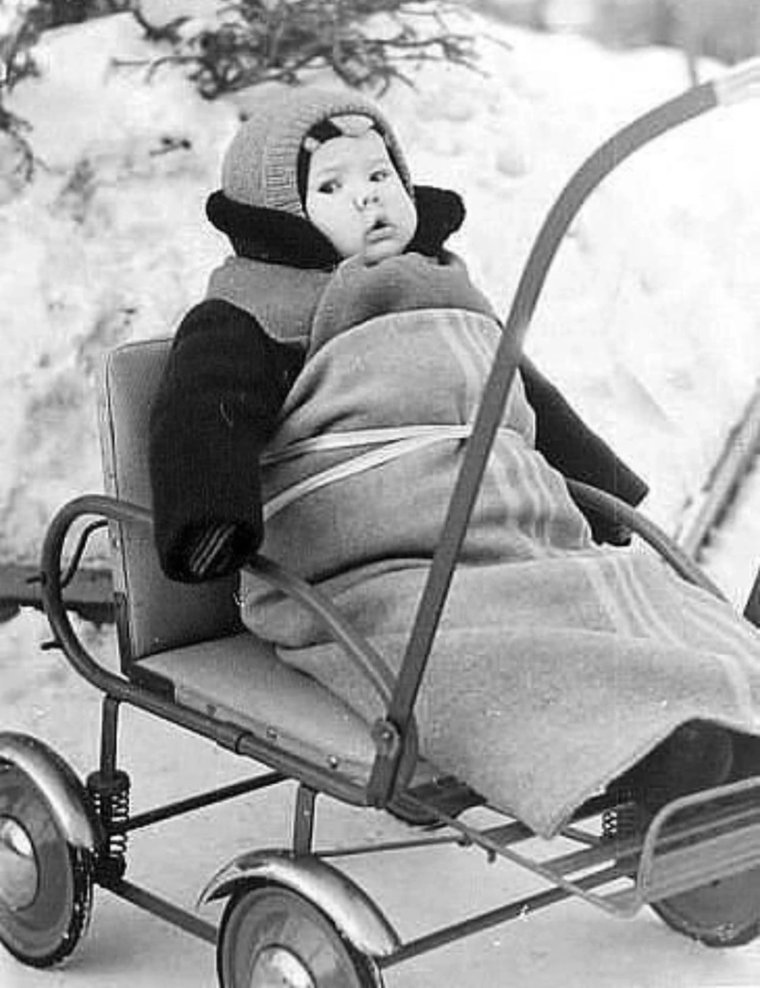 Советские дети на санках