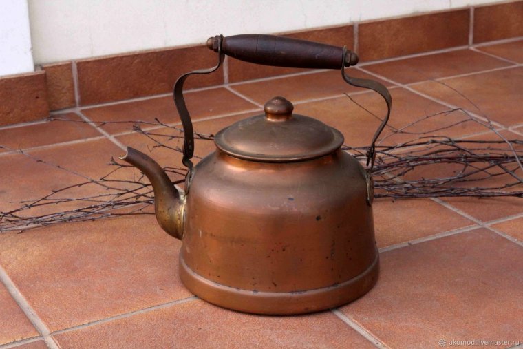 Чайник старый металлический