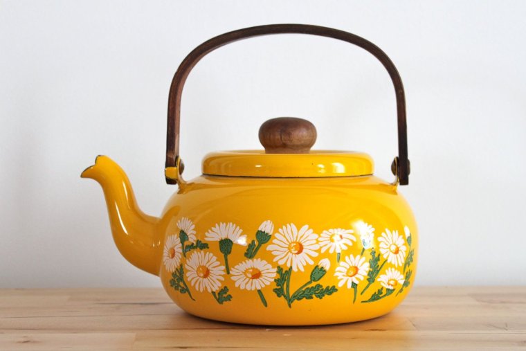 Чайник шумит