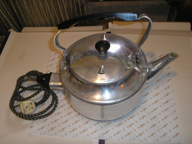 Советский электрический чайник