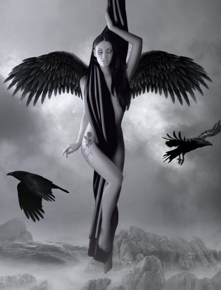 Девушка с крыльями Готика