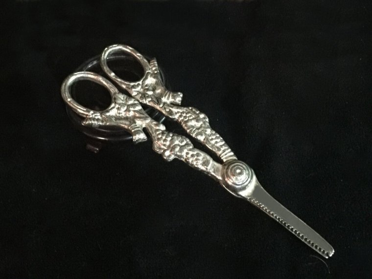 Самые первые ножницы