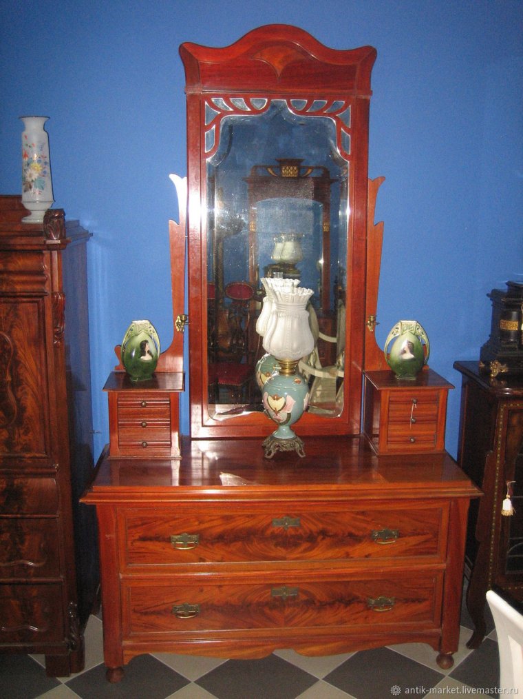 Антикварное трюмо с зеркалом 19 века