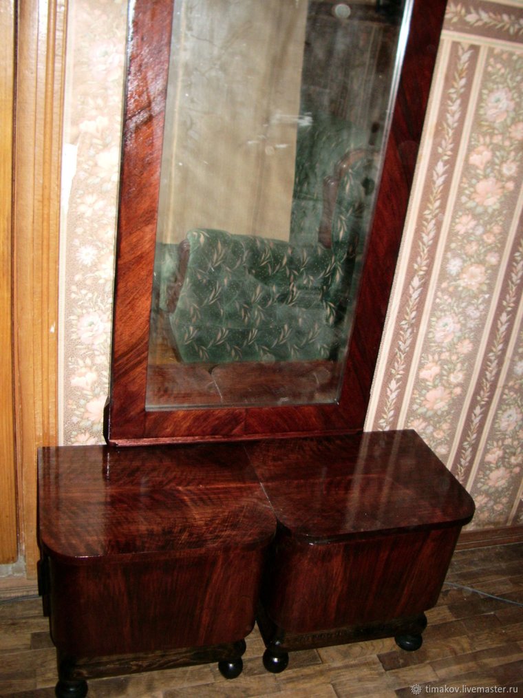 Старинный трельяж с зеркалом