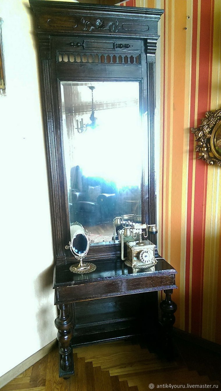Туалетный столик антикварный