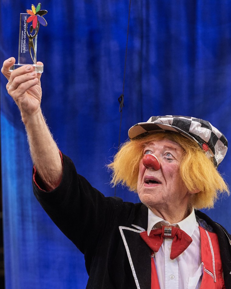 Олег Константинович Попов