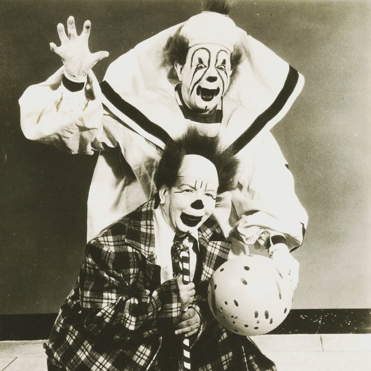 Клоуны бродячего цирка 19 век