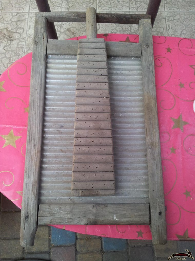 Старая стиральная доска