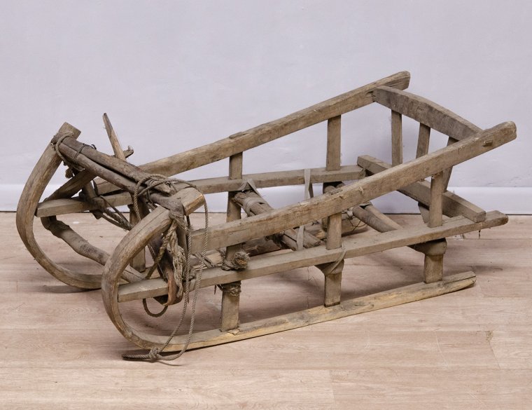 Сани деревянные старинные