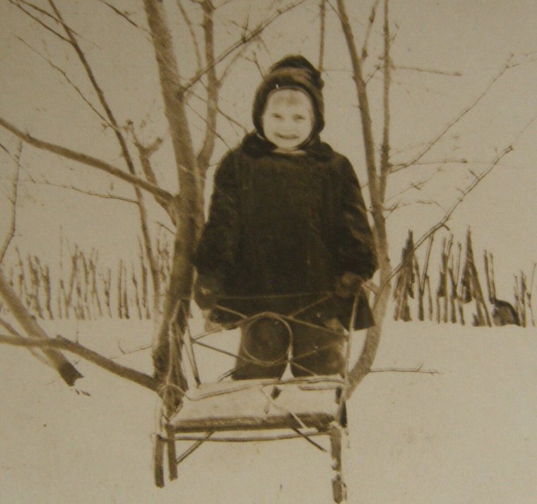 Советские дети на санках