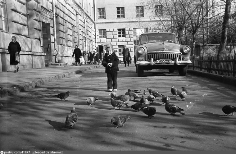 Московский двор 60-х годов
