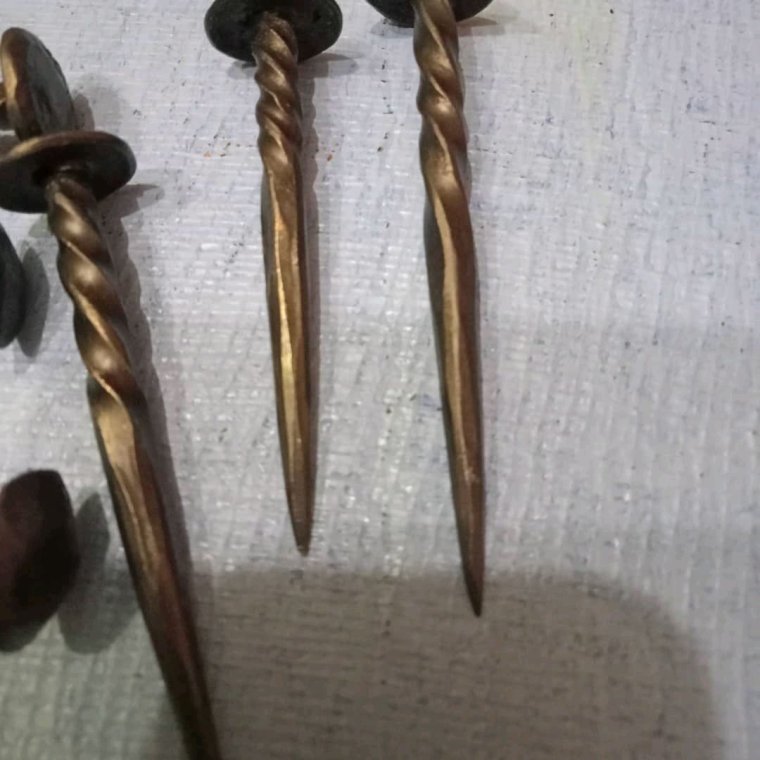 Кованые гвозди Тойа