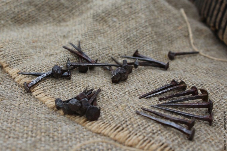 Антикварные гвозди