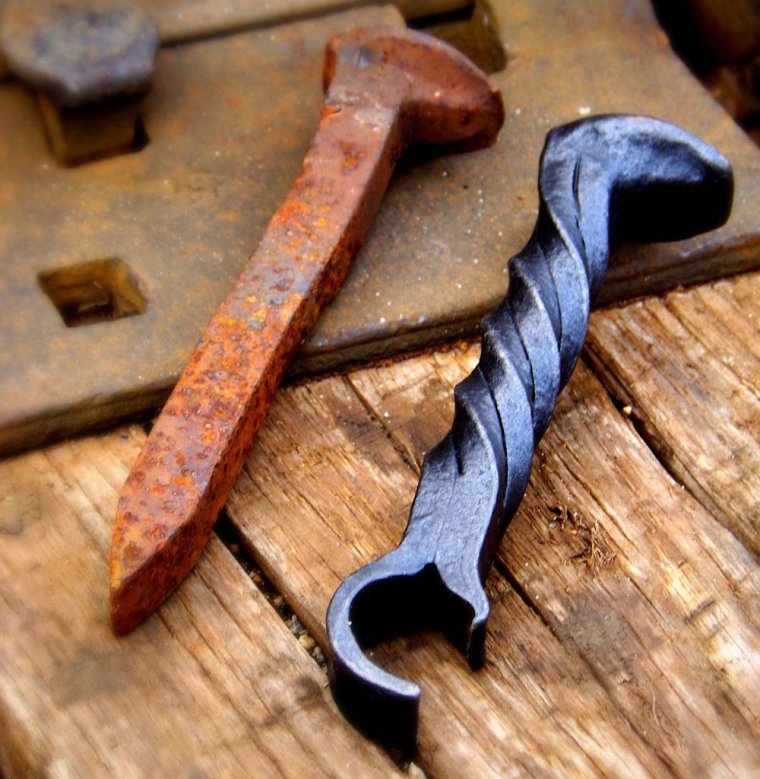 Изделия из железнодорожного костыля