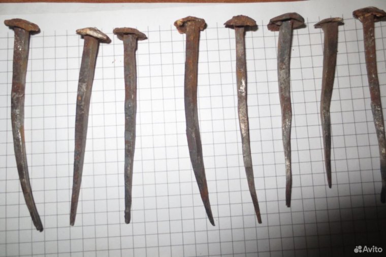 Кованые гвозди старинные