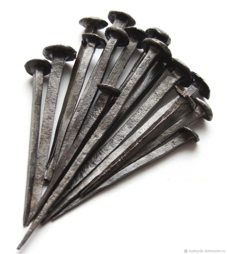 Кованые гвозди NSZZ 22мм