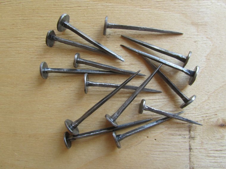 Кованые гвозди