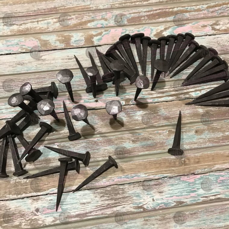 Кованые гвозди в интерьере