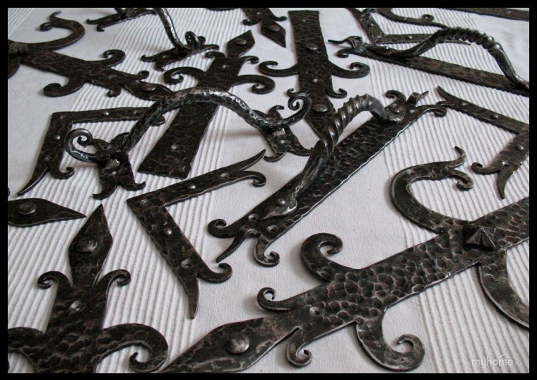 Кованые скобяные изделия