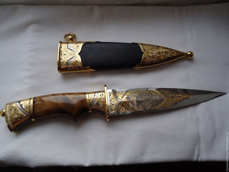 Старинный кинжал