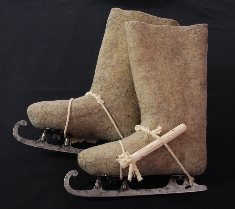 Коньки снегурки на валенках